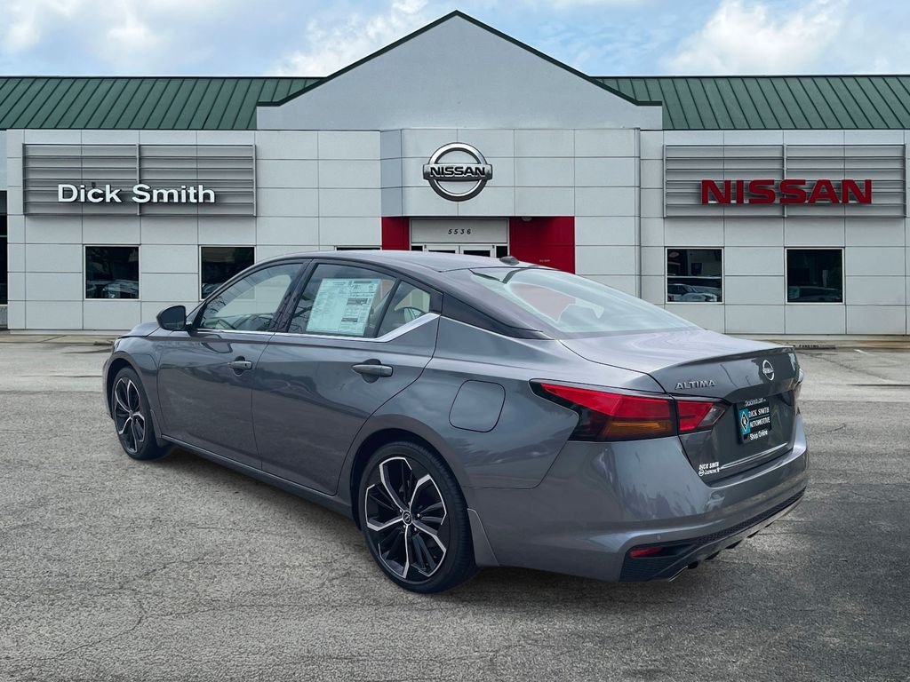 New 2026 Gun Metallic / Super Black Two-tone Nissan SR image 4
