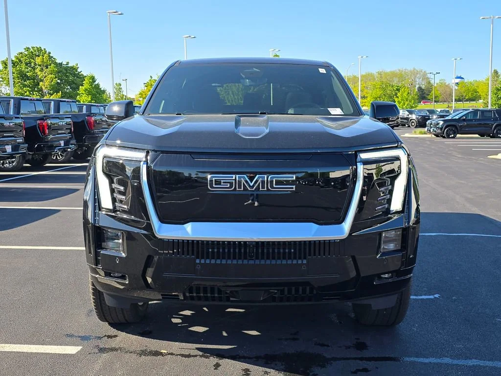 New 2025 Onyx Black GMC Extended Range Denali image 4