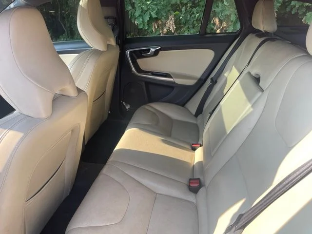 Used 2017 Red Volvo T5 Premier image 7