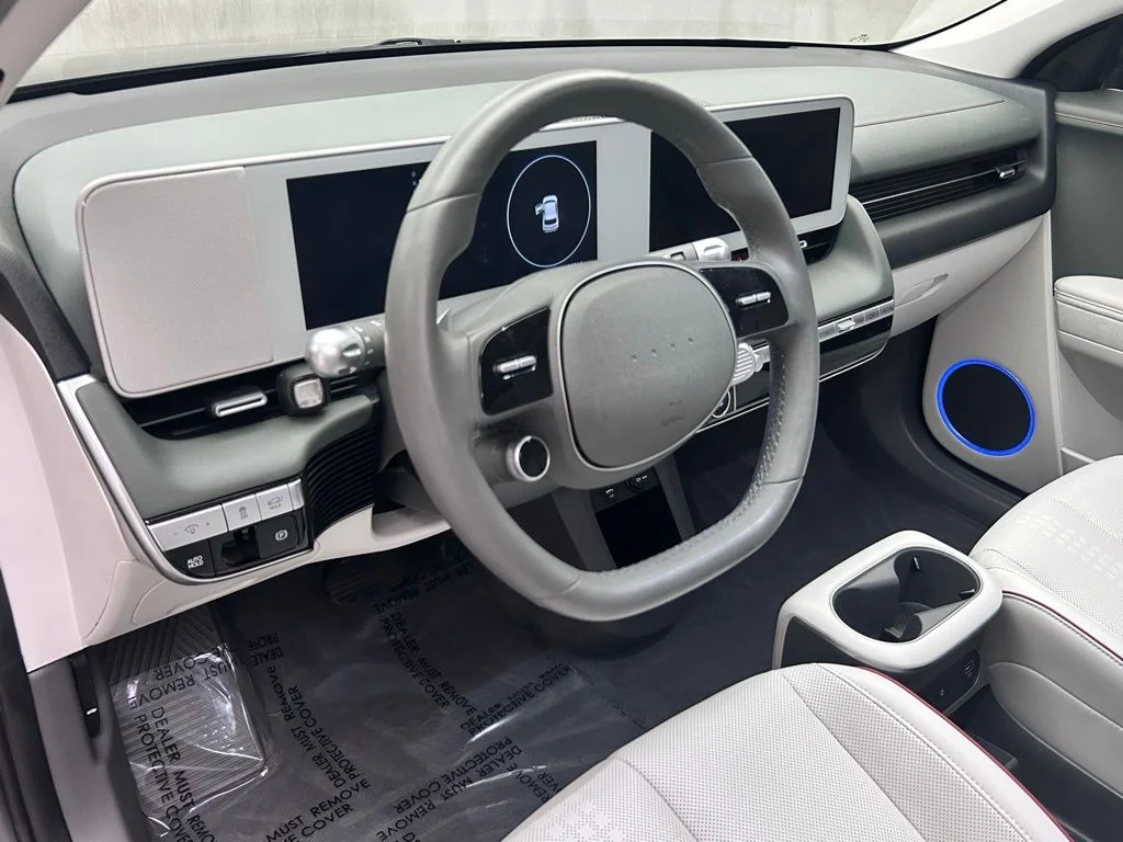 Used 2023 Gray Hyundai SEL image 11
