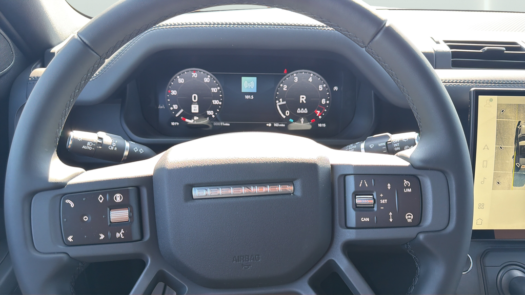 New 2026 Woolstone Green Land Rover X-Dynamic SE image 25