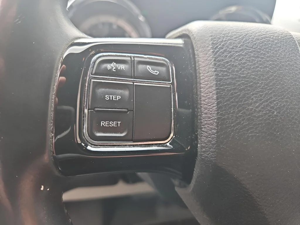 Used 2017 Granite Pearlcoat Dodge SXT image 19