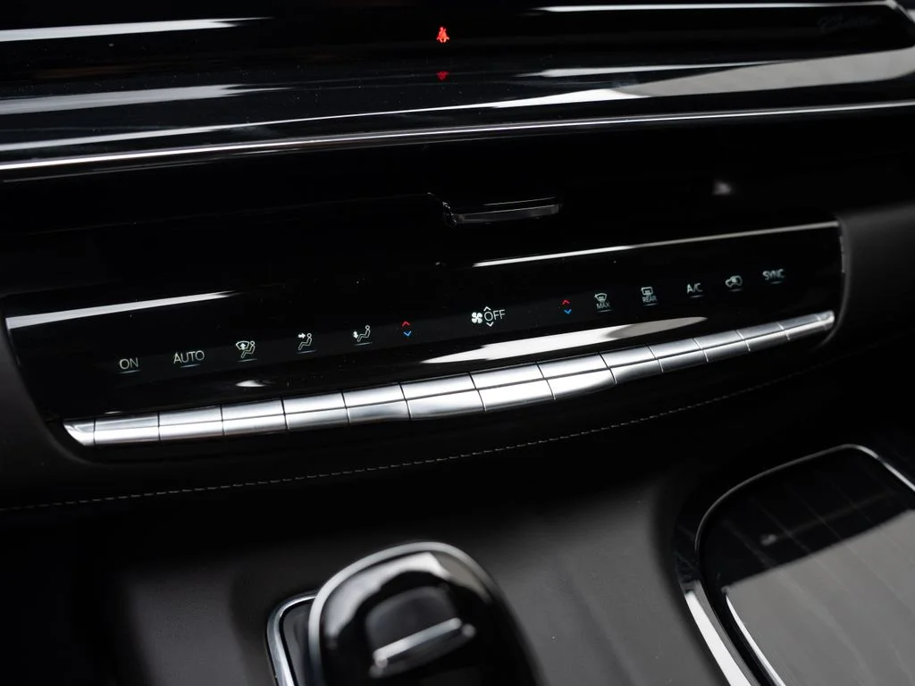 Used 2023 Silver Cadillac V-Series image 27