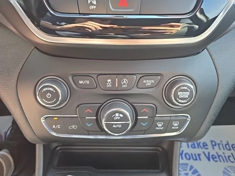 Used 2019 Red Jeep Limited image 18