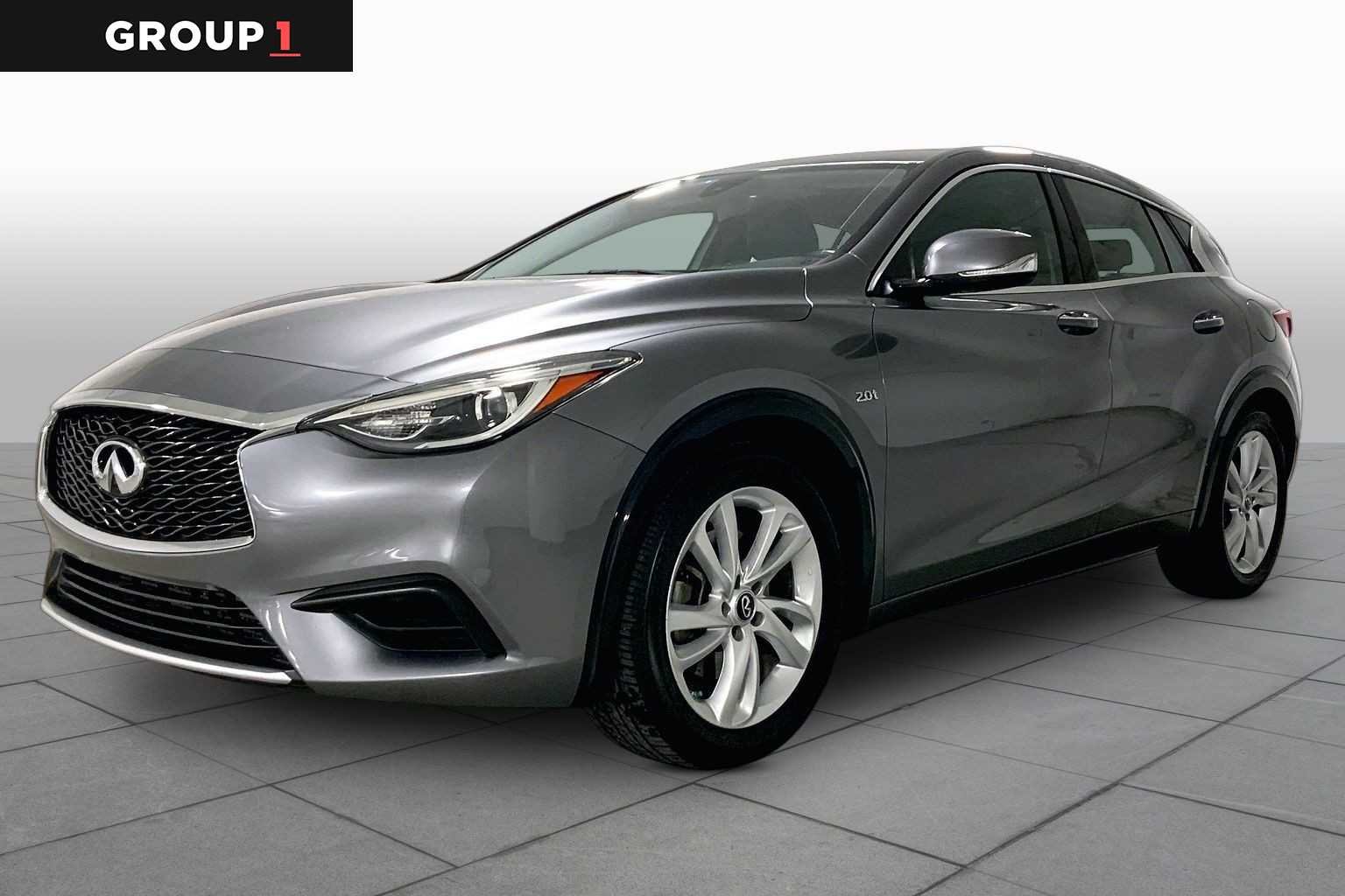 2017 INFINITI QX30 Luxury's photo