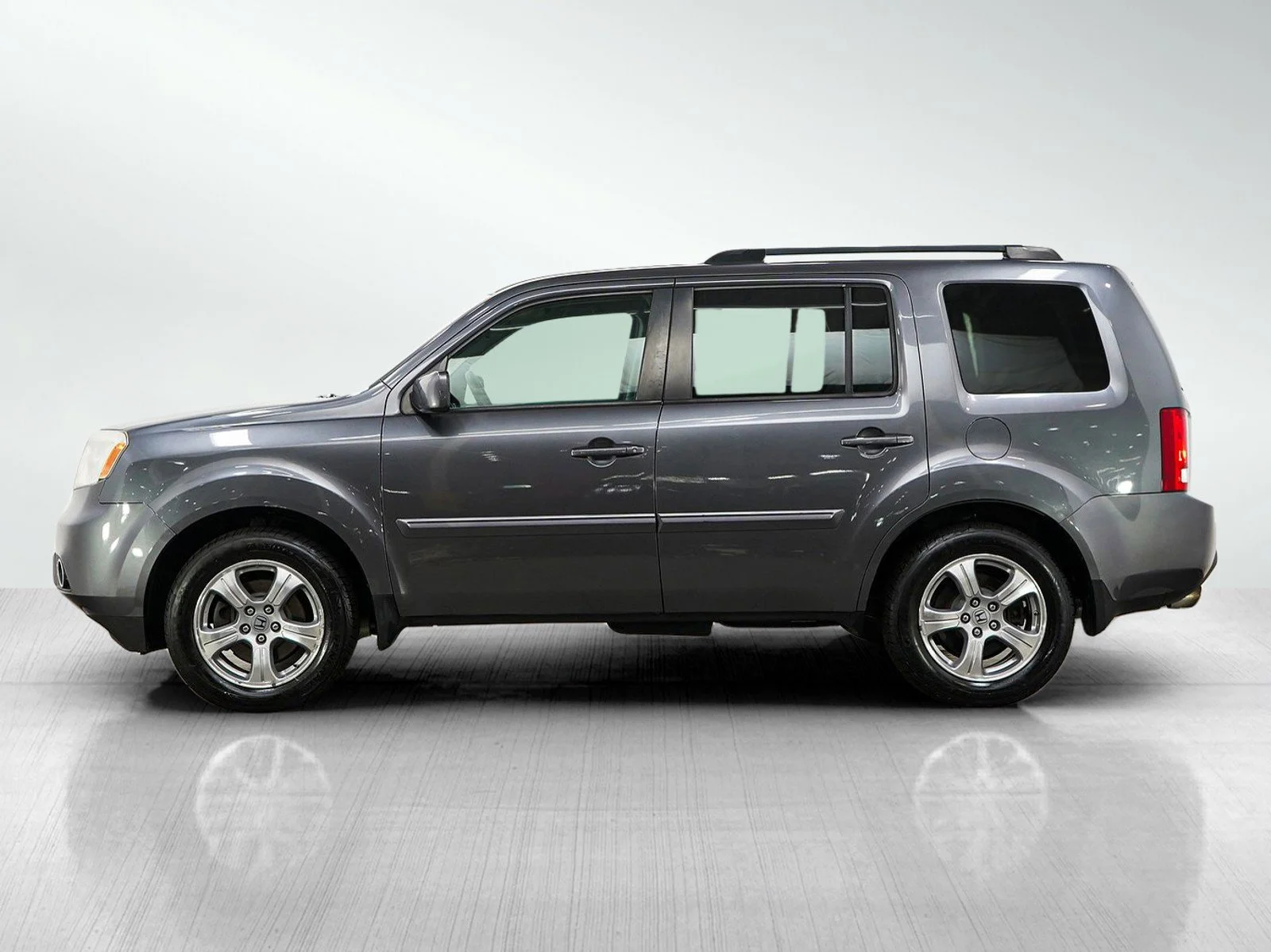Used 2015 Honda Pilot EX with VIN 5FNYF4H43FB071171 for sale in Burnsville, Minnesota