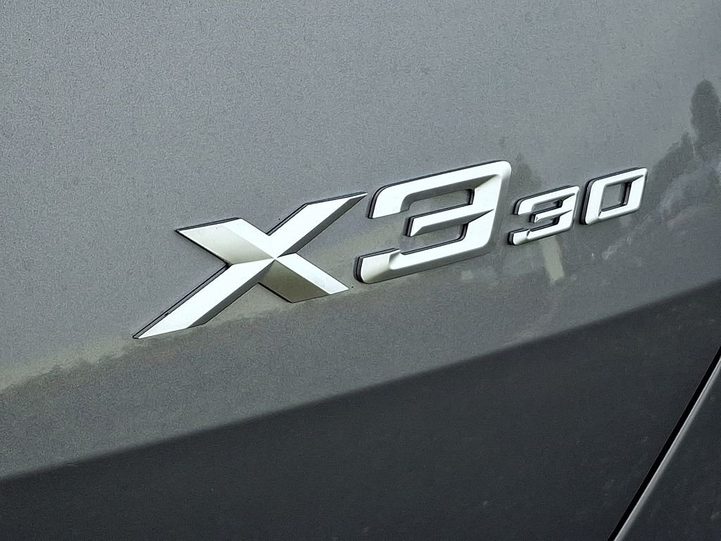 Used 2026 Skyscraper Grey Metallic BMW 30 xDrive image 11