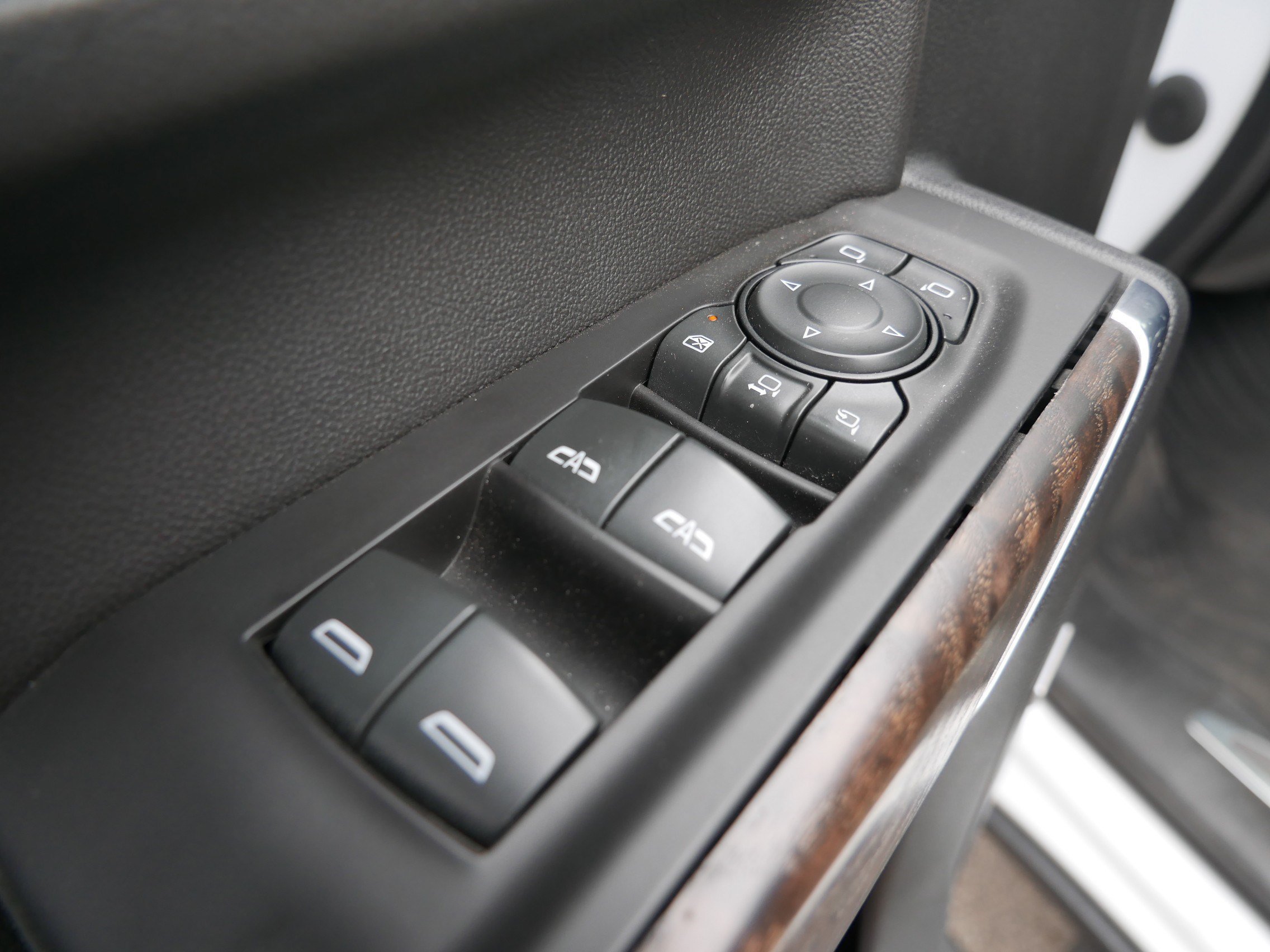 Used 2020 Summit White GMC Denali image 19