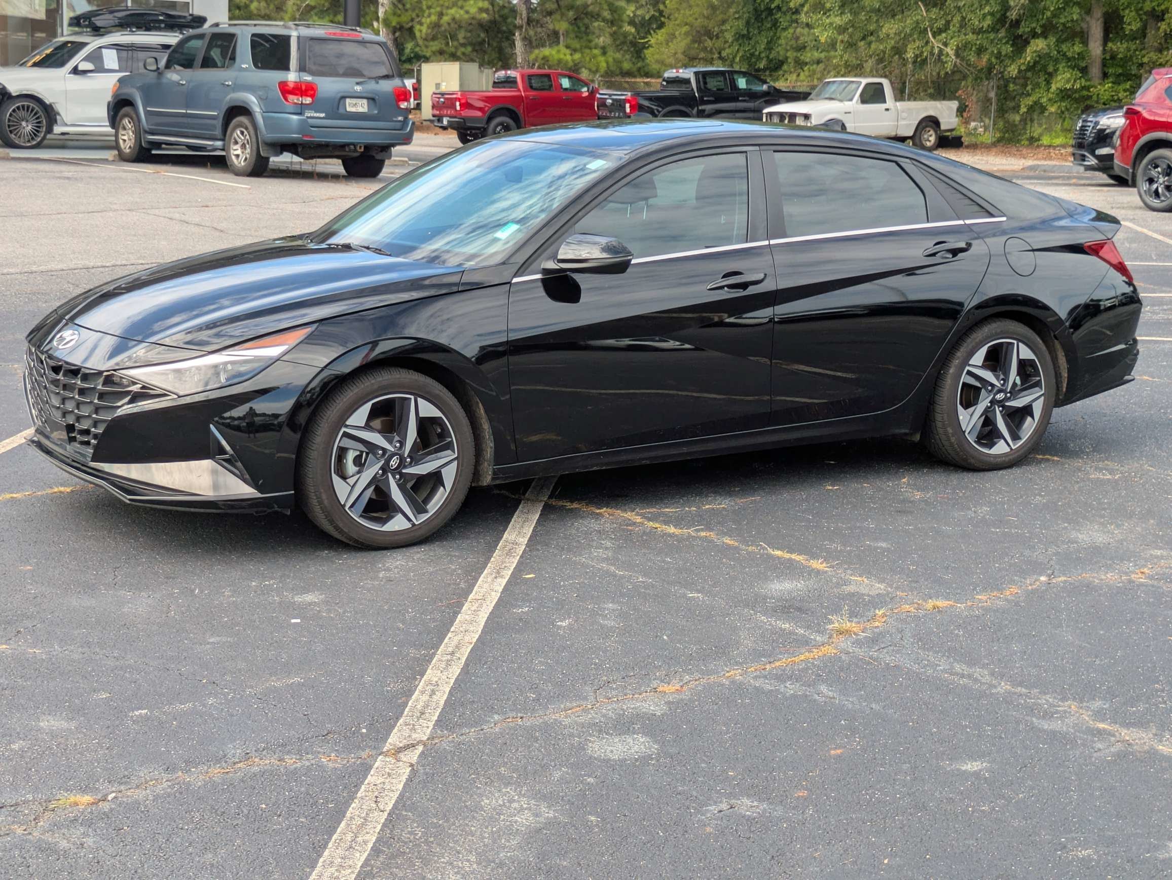 Used 2023 Black Hyundai Limited image 6