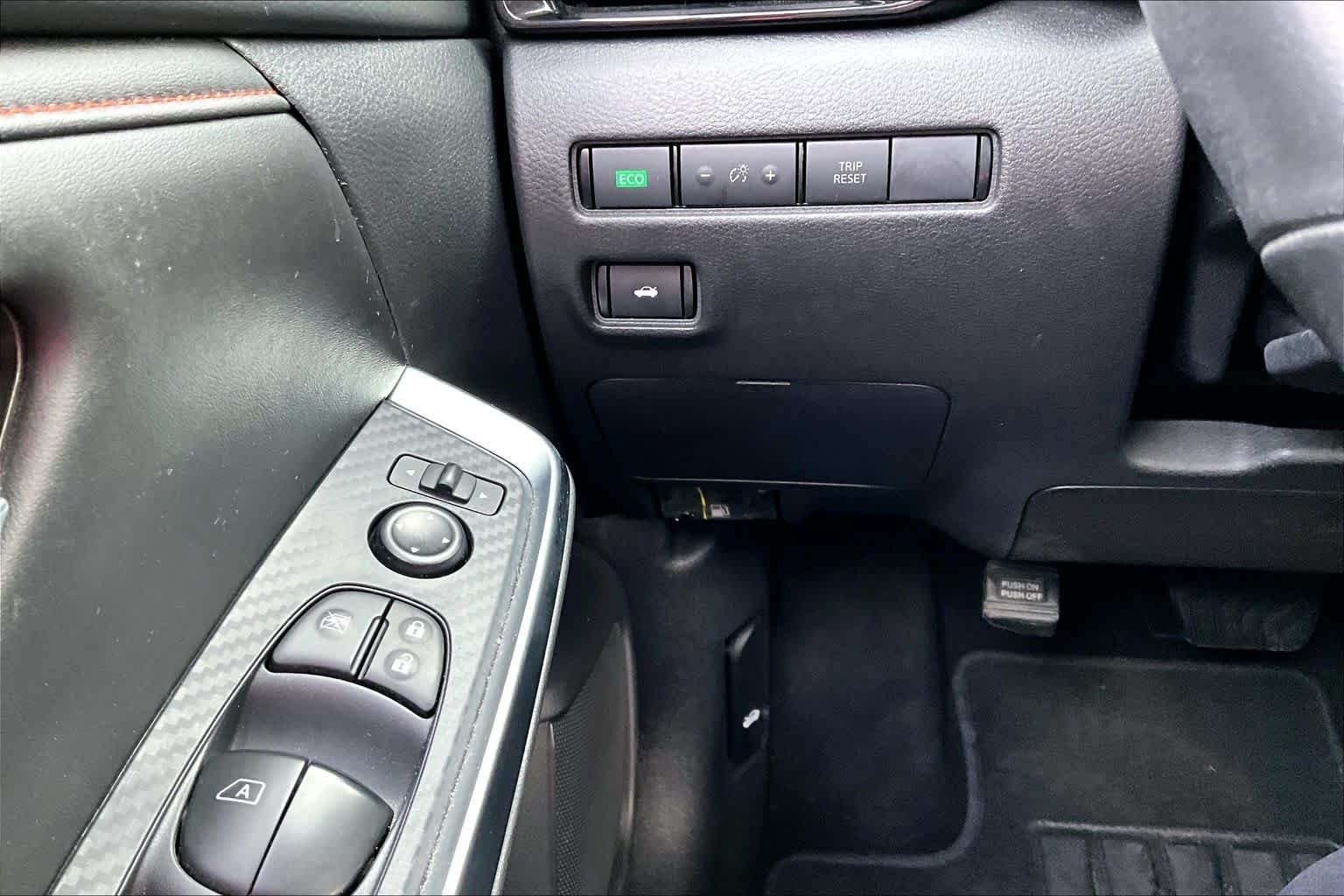 Used 2024 Atlantic Gray Metallic Nissan SR image 32