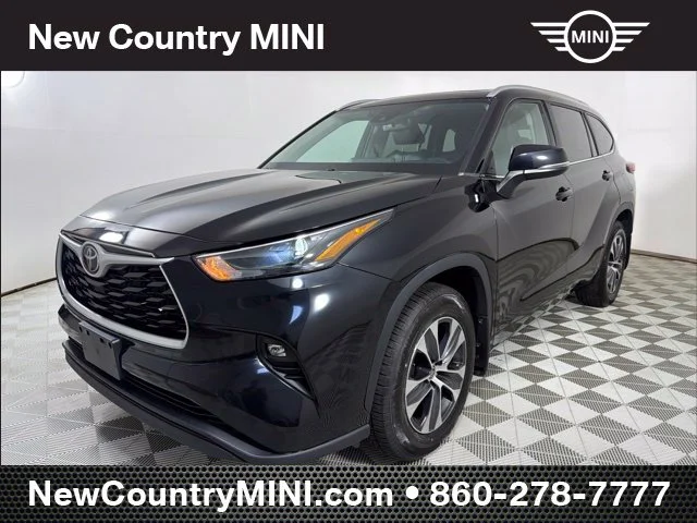 Used 2023 Black Toyota XLE image 3