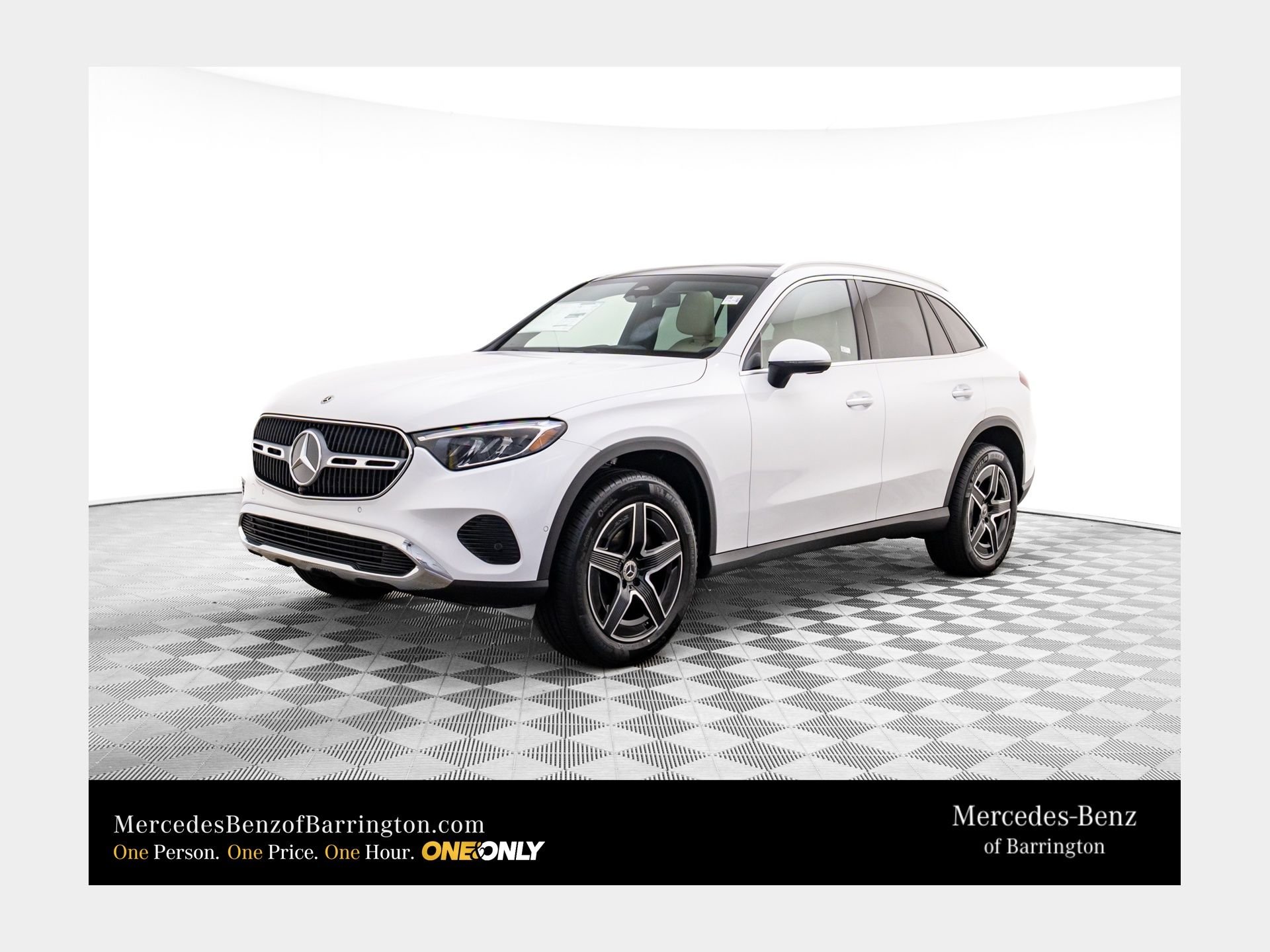 New 2026 MANUFAKTUR Moonlight White Metallic Mercedes-Benz GLC 300 image 1