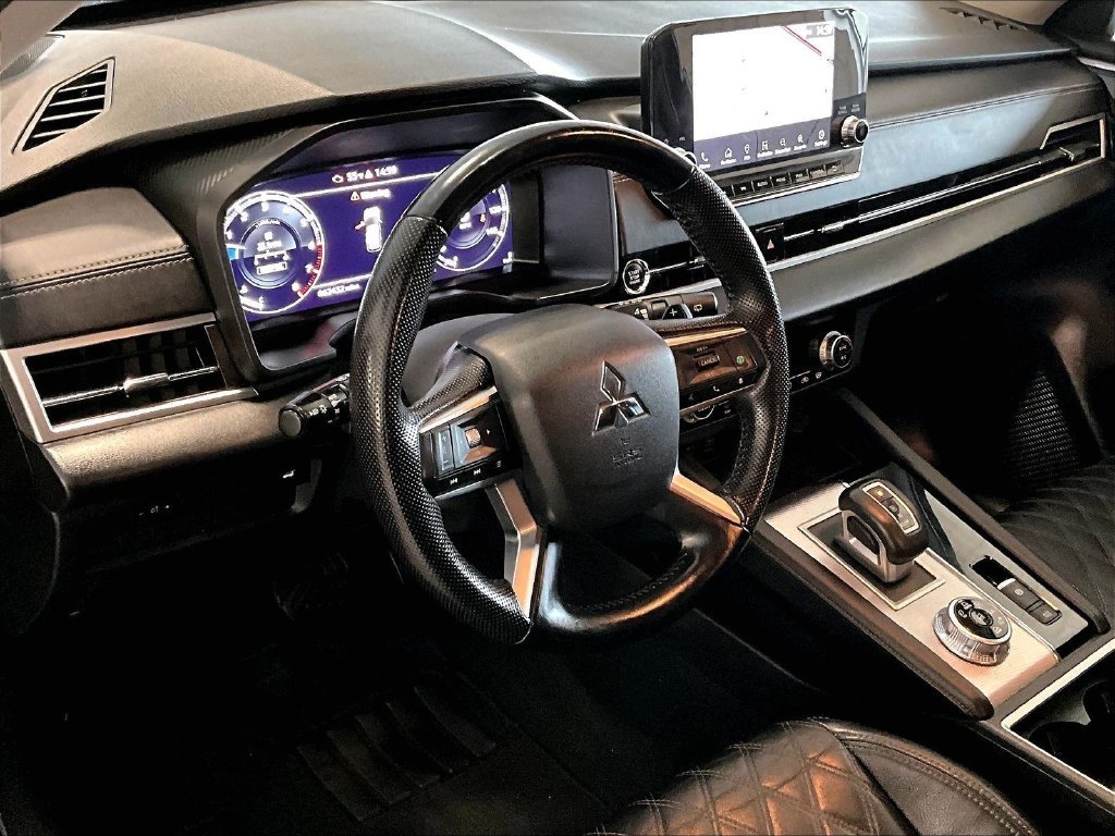 Used 2022 Black Mitsubishi SEL image 8