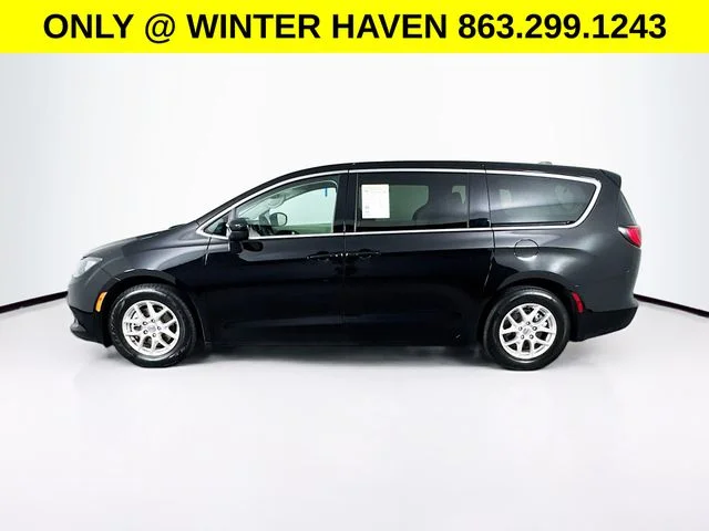 Used 2024 Black Chrysler LX image 4