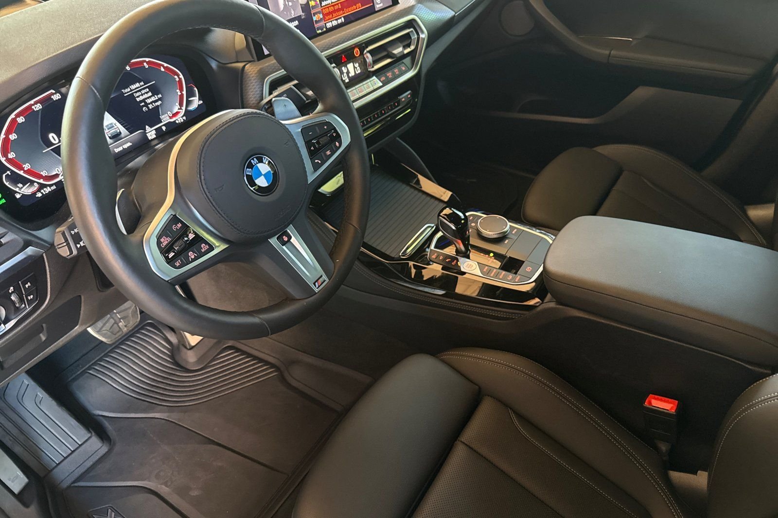 Used 2025 White BMW xDrive30i image 11