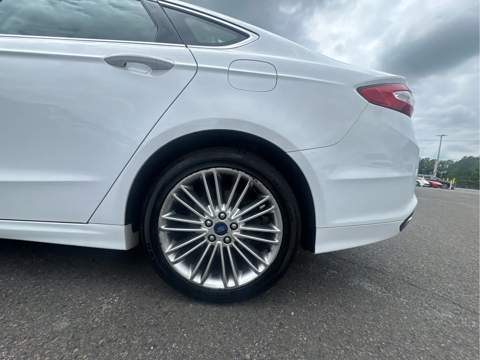 Used 2014 Oxford White Ford SE image 30