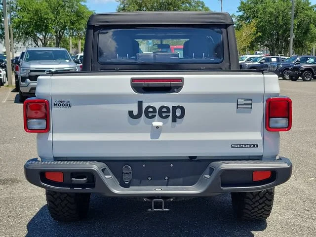 2021 Jeep Gladiator Sport - Photo 11