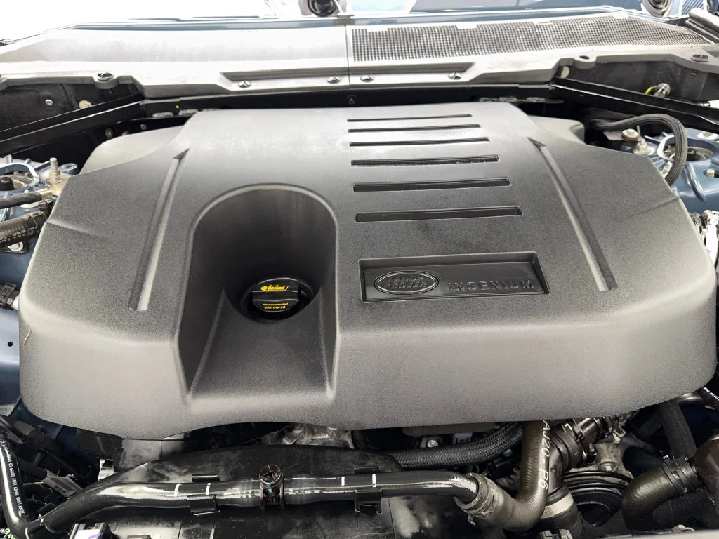 Used 2023 Blue Land Rover SE image 77