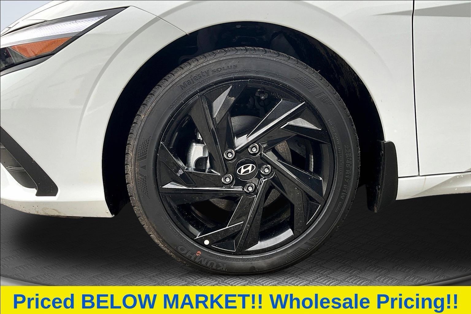 Used 2026 White Hyundai SEL Sport image 25