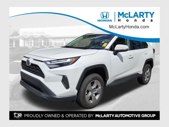 2024 Toyota RAV4 XLE FWD's photo