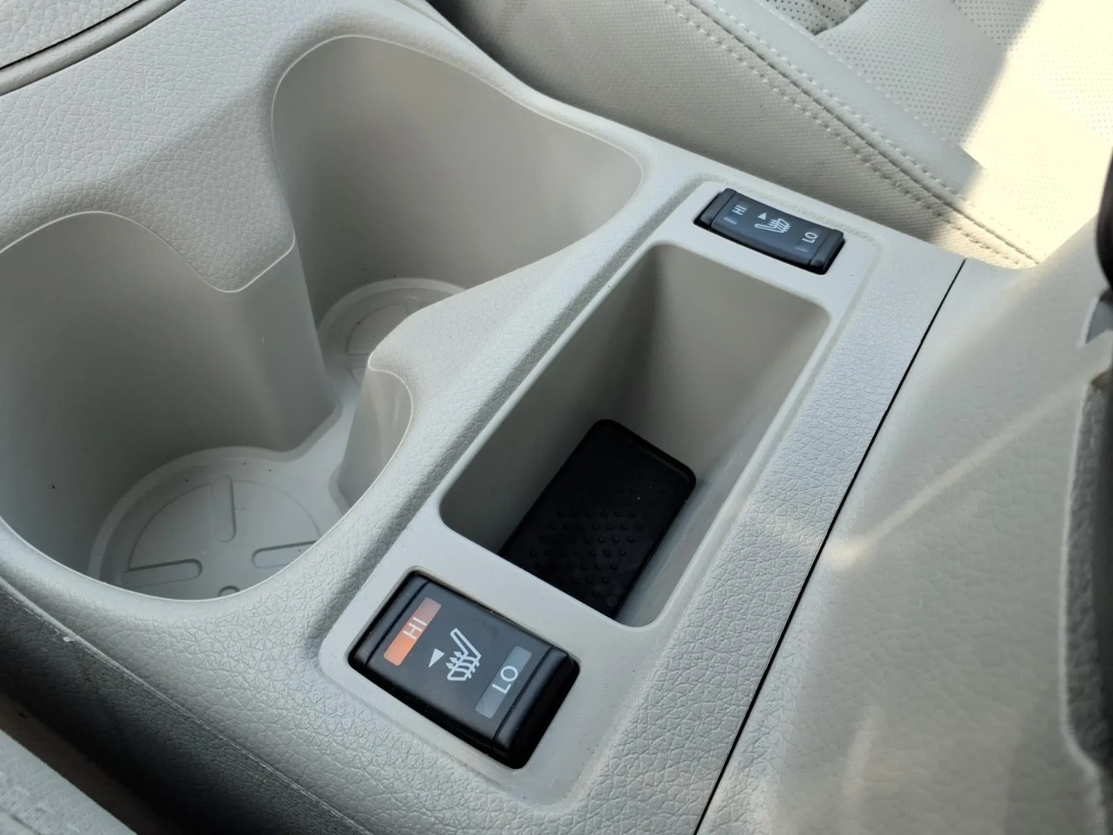 Used 2022 Pearl White Tricoat Nissan SL image 6