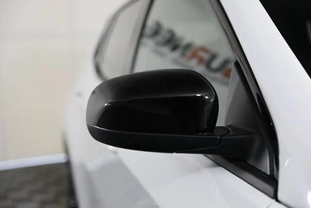 New 2026 Bright White Clear-Coat Exterior Paint Jeep Latitude image 27