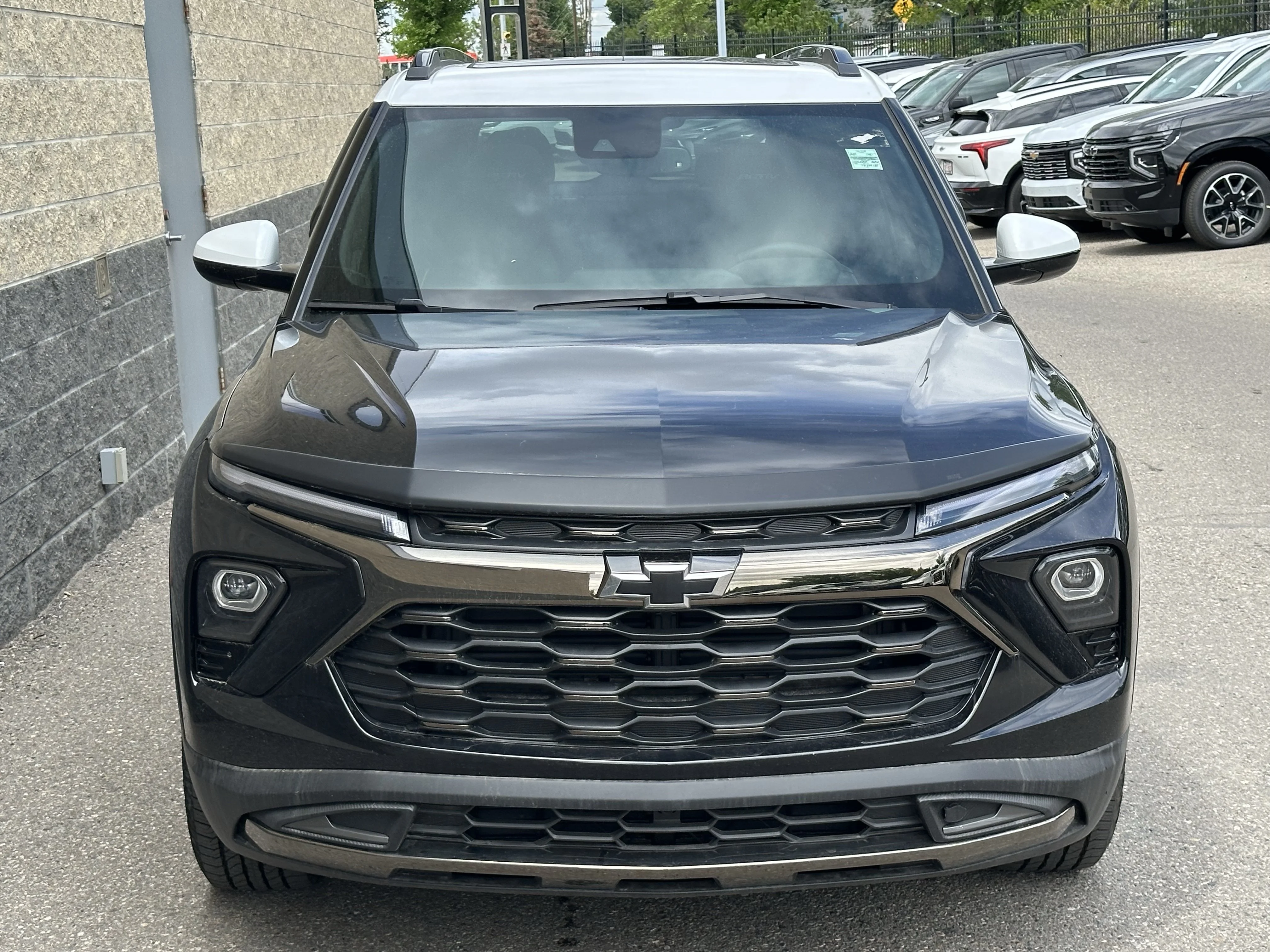 New 2026 Mosaic Black Metallic Chevrolet ACTIV image 2