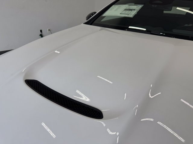 New 2026 MANUFAKTUR Moonlight White Metallic Mercedes-Benz AMG® CLE 53 4MATIC+ Coupe image 98