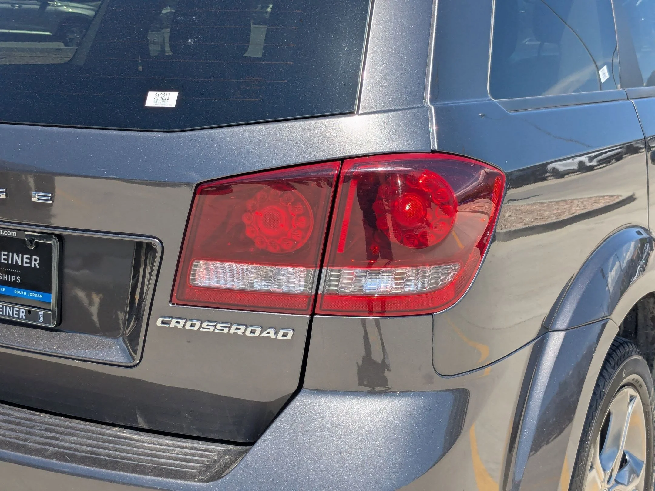 Used 2017 Granite Pearlcoat Dodge Crossroad Plus image 11