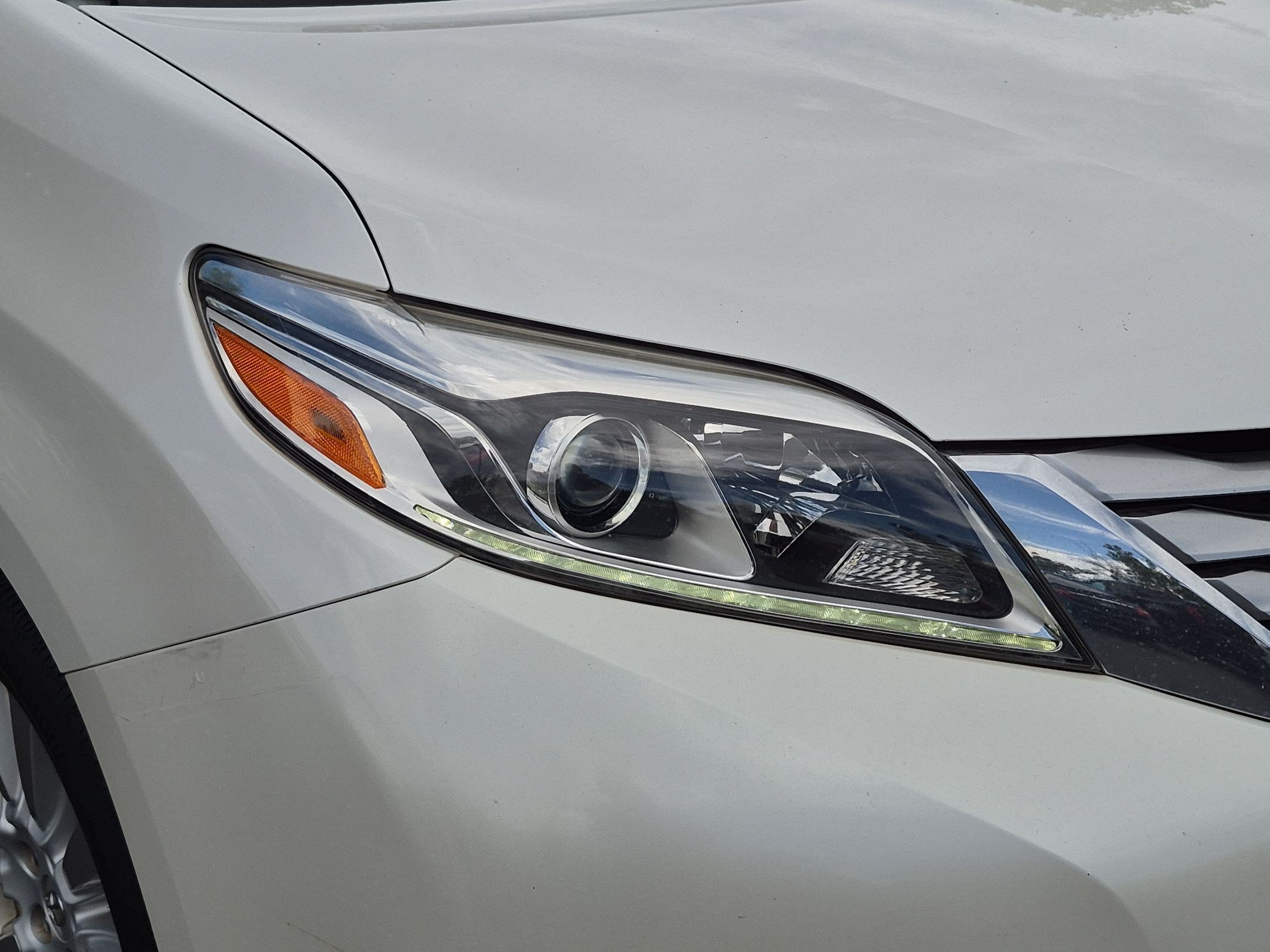 Used 2017 Blizzard Pearl Toyota Limited image 10