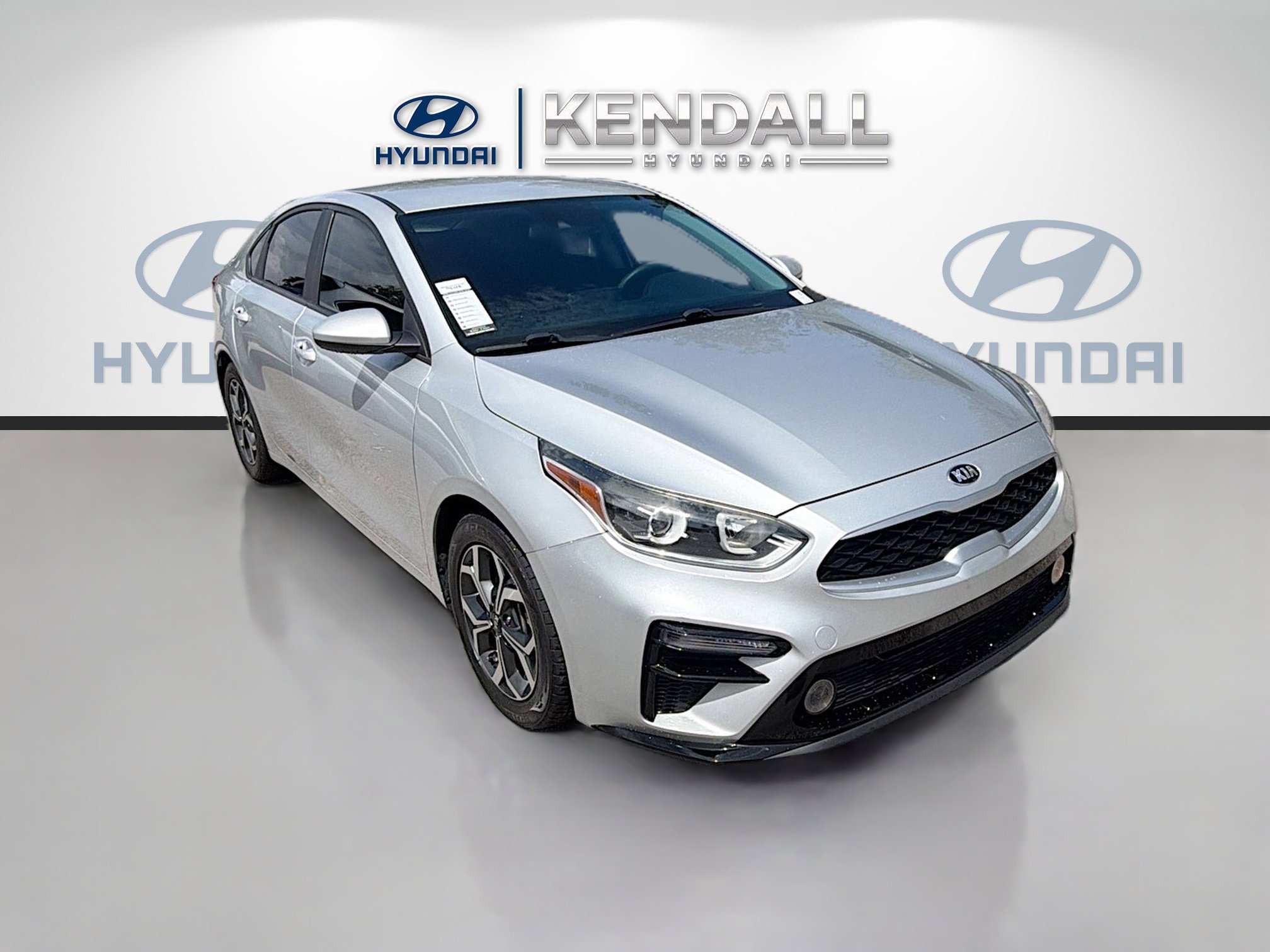 Used 2021 Silky Silver Kia LXS image 1