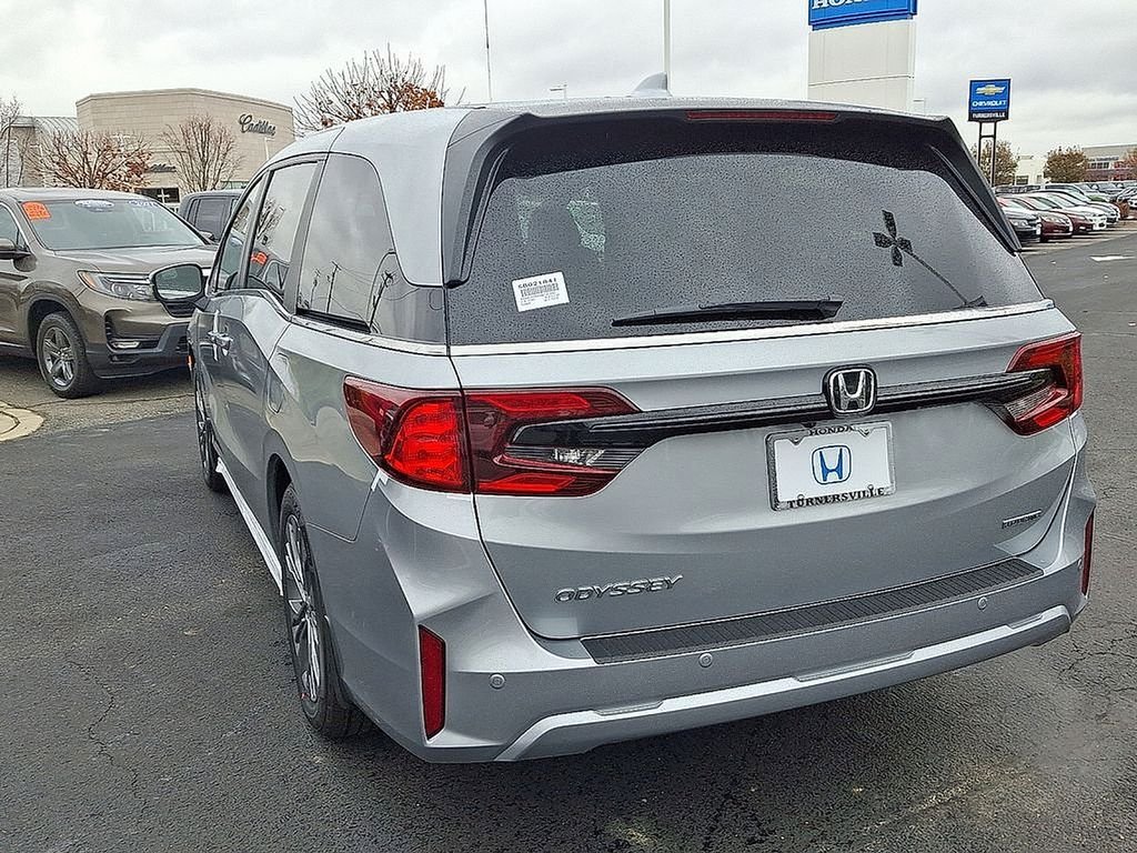 New 2026 Solar Silver Metallic Honda Touring image 3