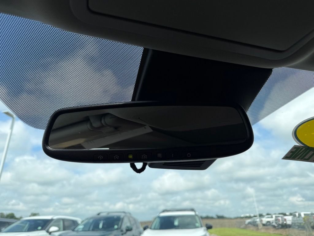 Used 2020 Orange Nissan Platinum image 36