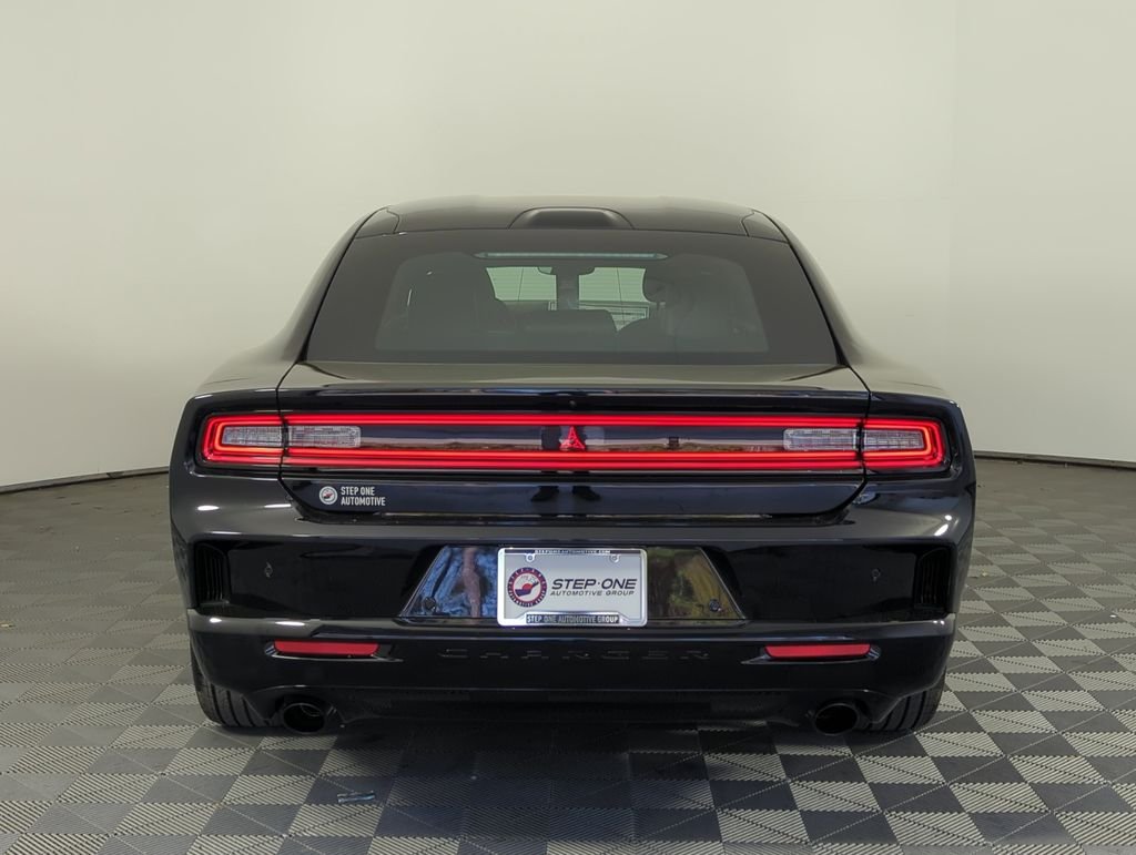 New 2026 Diamond Black Crystal Pearlcoat Dodge R/T image 6