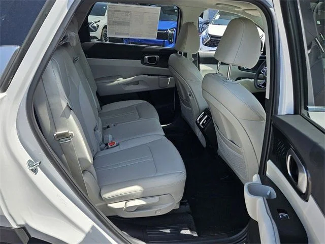 New 2025 Glacial White Pearl Kia S image 6