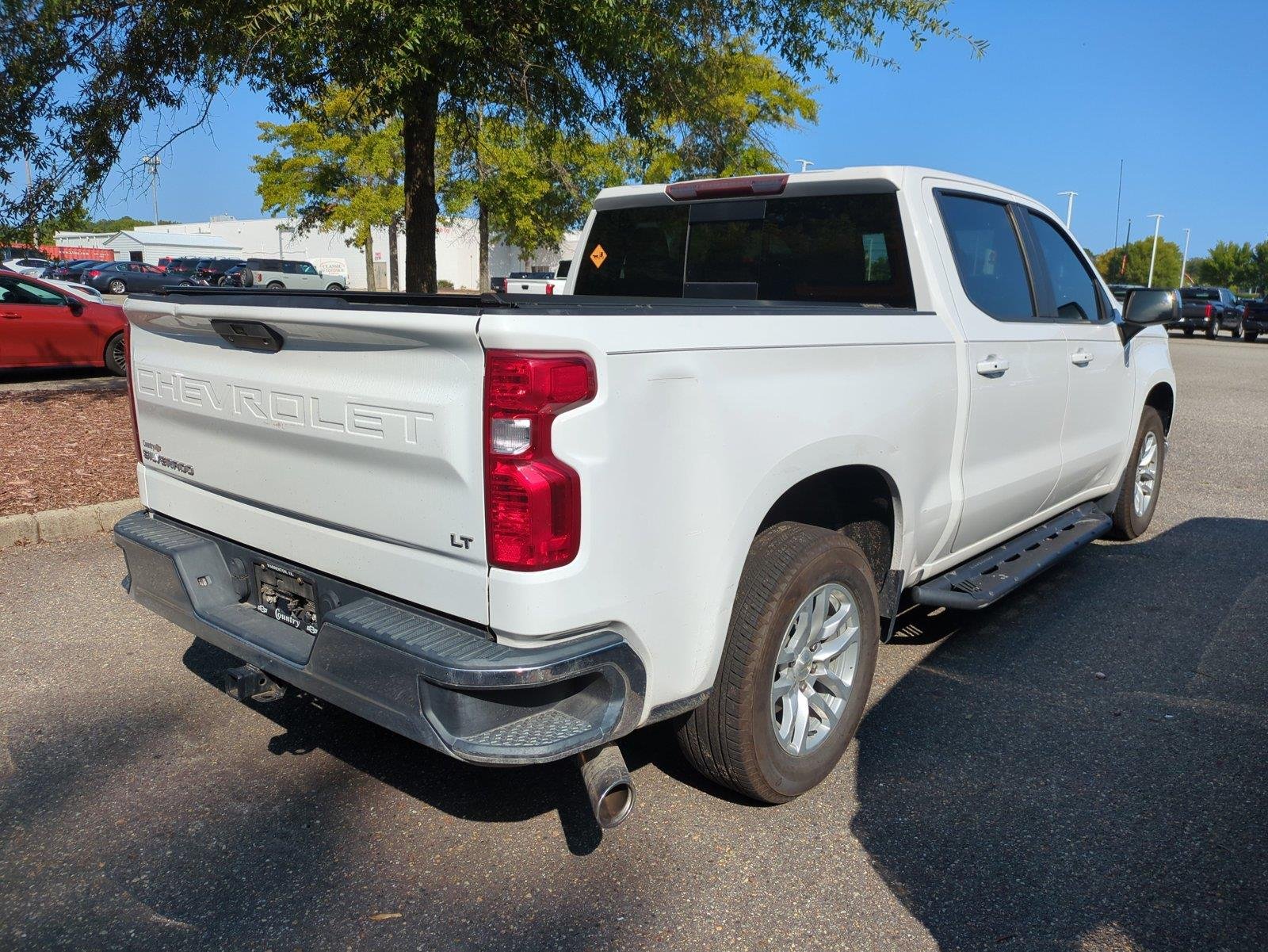 Used 2019 Summit White Chevrolet LT image 3