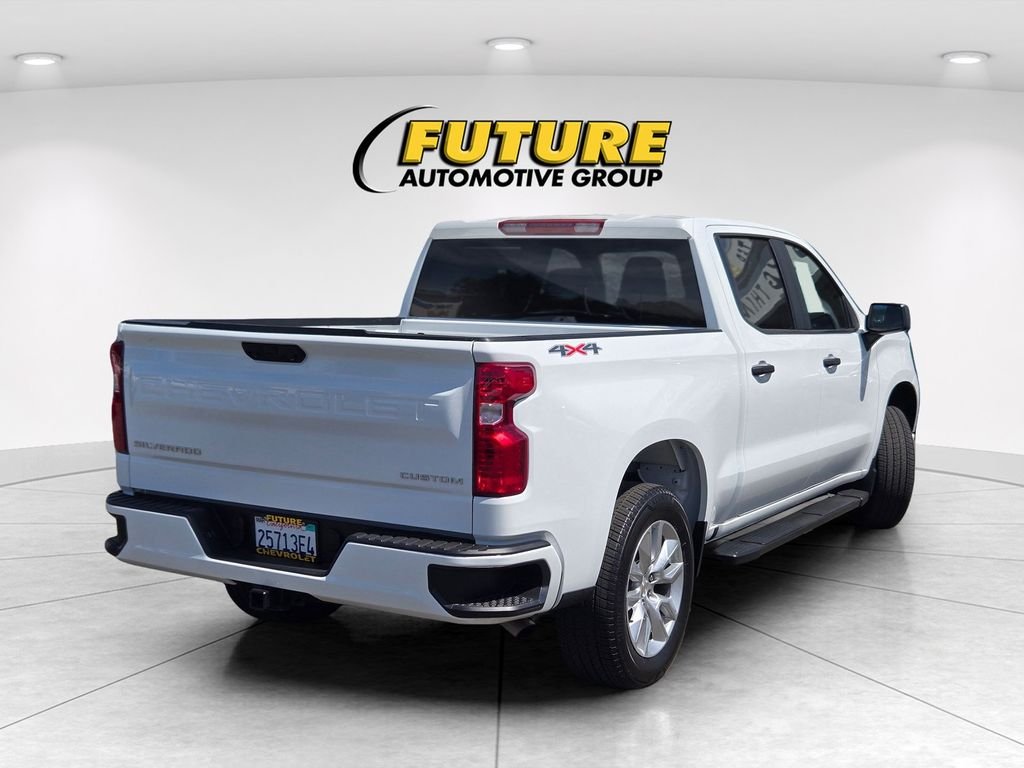Used 2025 White Chevrolet Custom image 4