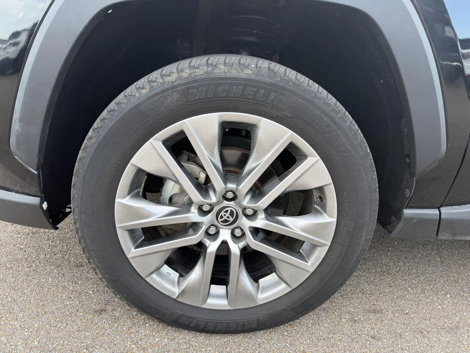 Used 2023 Midnight Black Metallic Toyota XLE Premium image 24