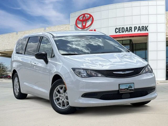 2024 Chrysler Voyager