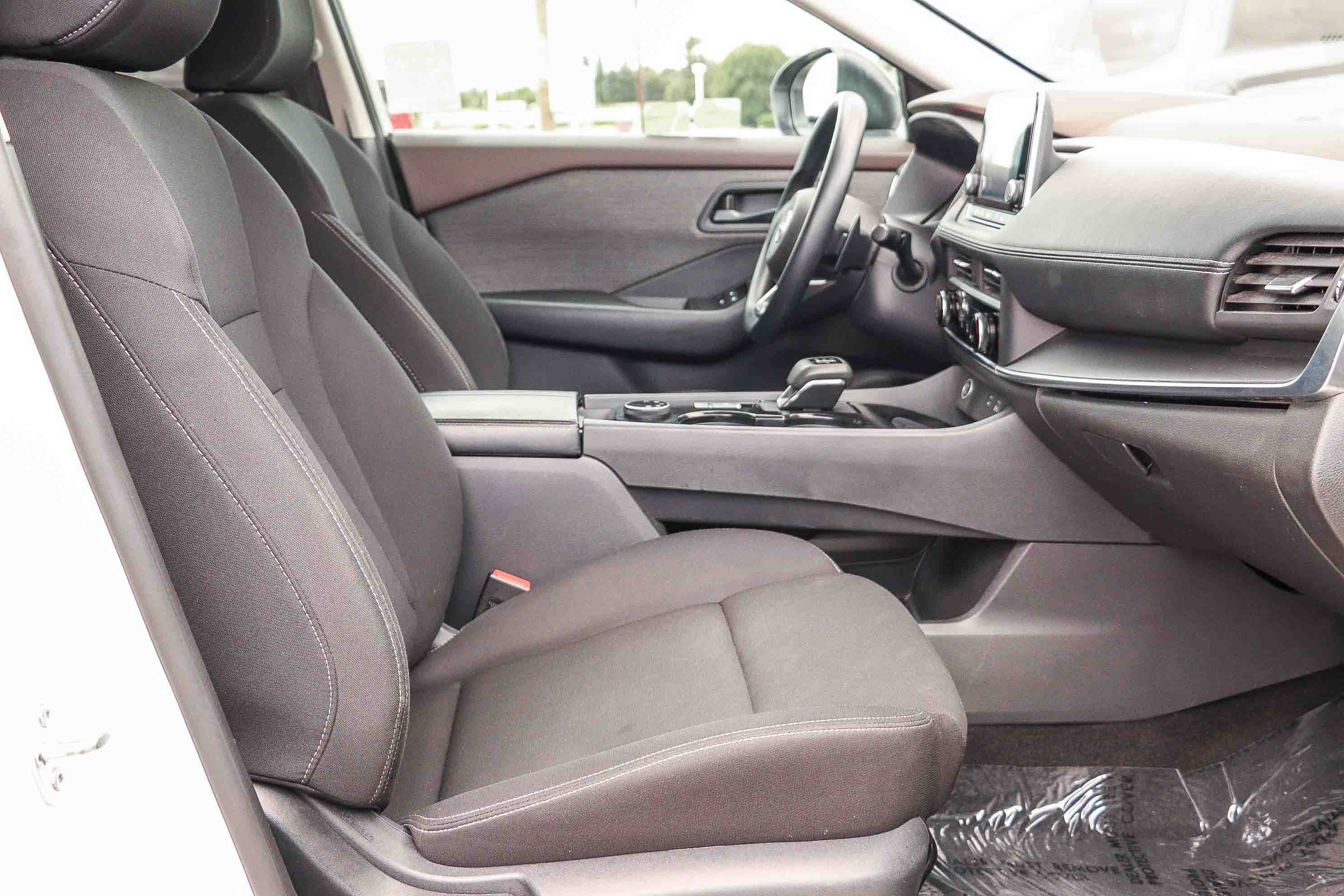 Used 2023 Glacier White Nissan S image 15