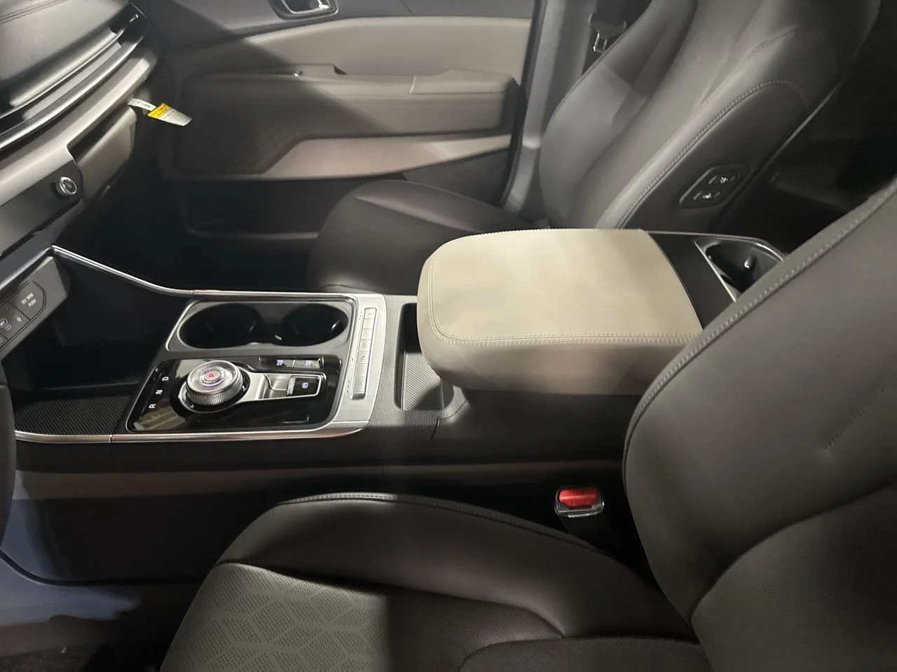 2026 Kia Carnival EX - Photo 26