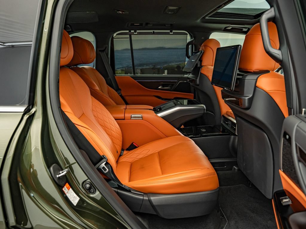 New 2025 Nori Green Pearl Lexus 700h Ultra Luxury image 39