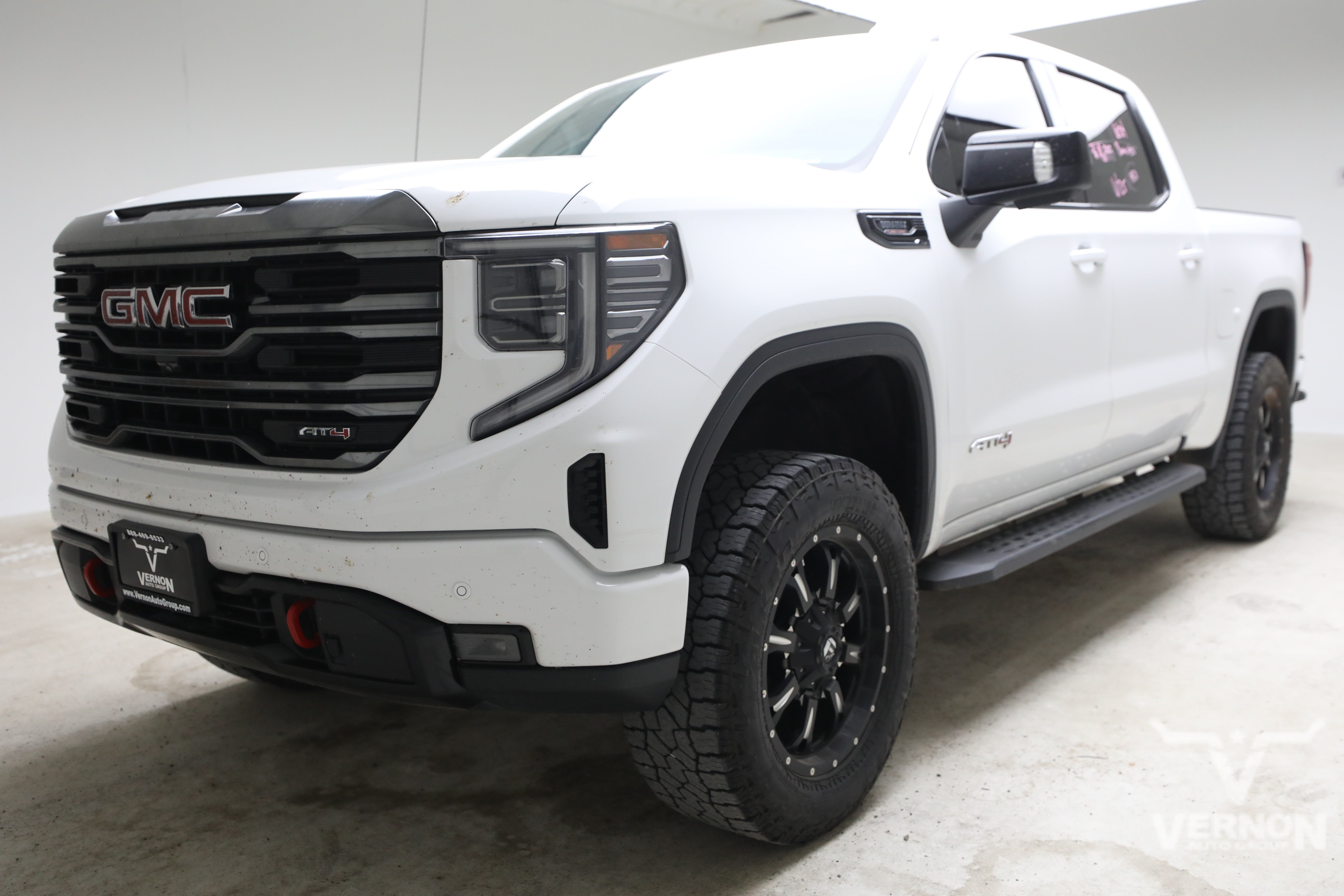 2023 GMC Sierra 4WD Crew Cab Short Box AT4's photo