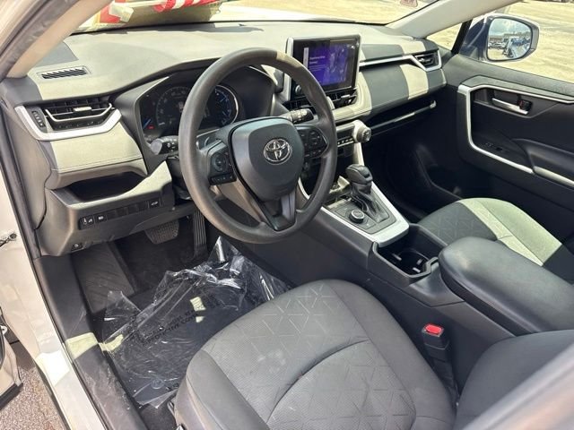2023 Toyota RAV4 XLE - Photo 10