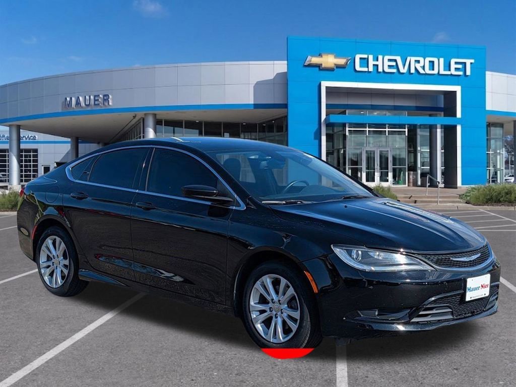 2017 Chrysler 200 Limited Platinum's photo