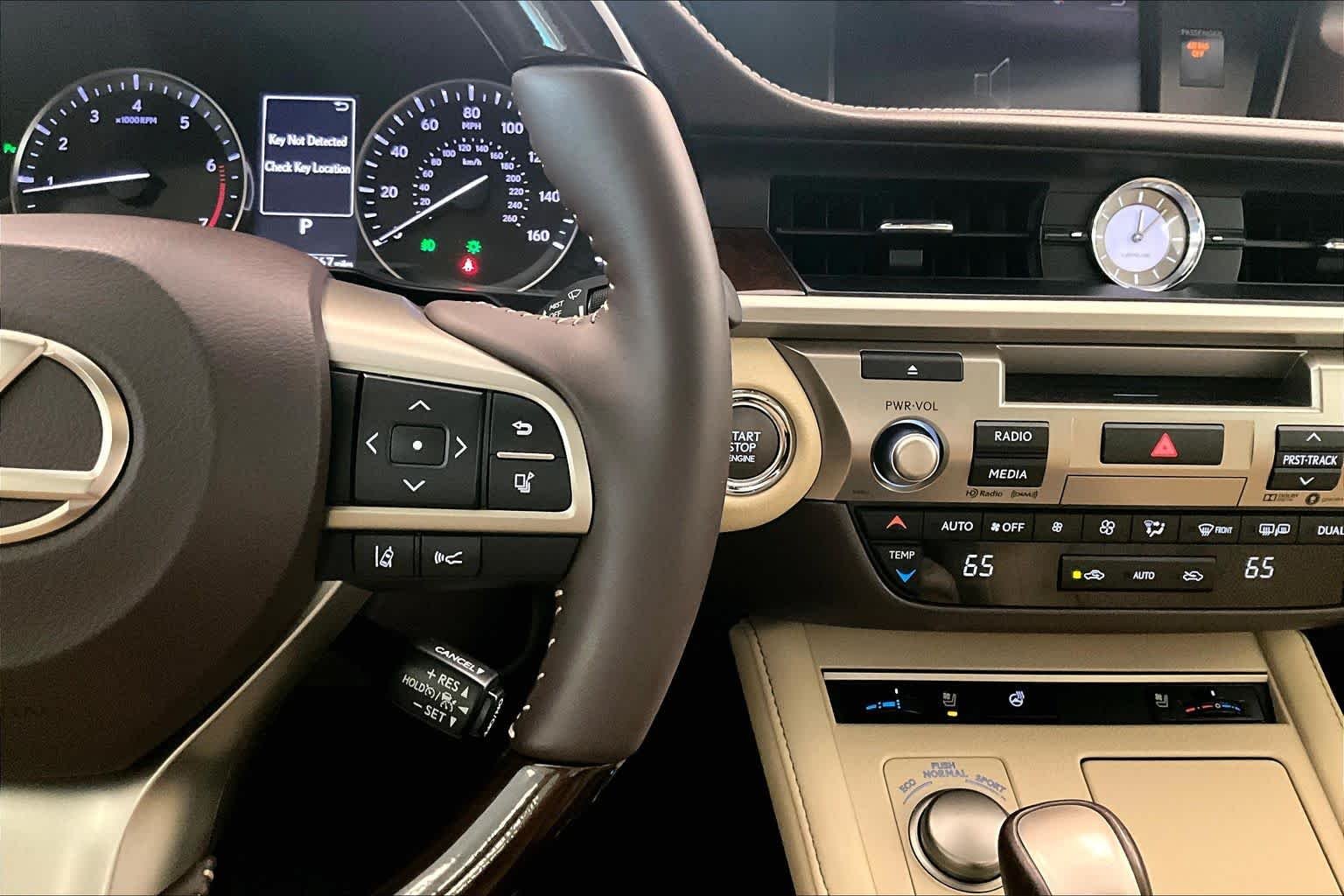 Used 2018 Atomic Silver Lexus  image 22