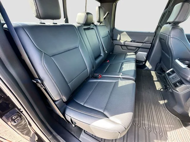 Used 2025 Black Ford Lariat image 27