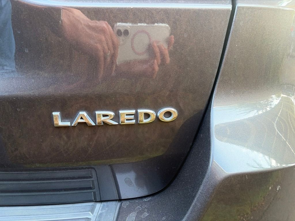 Used 2018 Gray Jeep Laredo E image 23