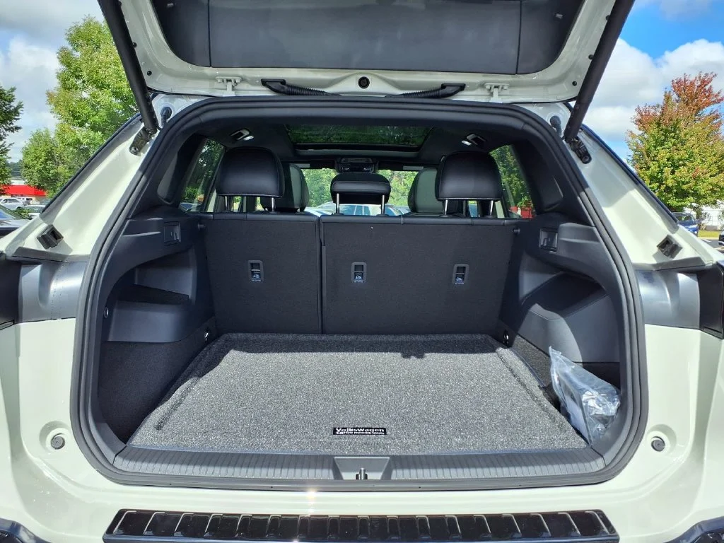 New 2026 Sandstone w/Deep Black Roof Volkswagen SE R-Line Black image 8