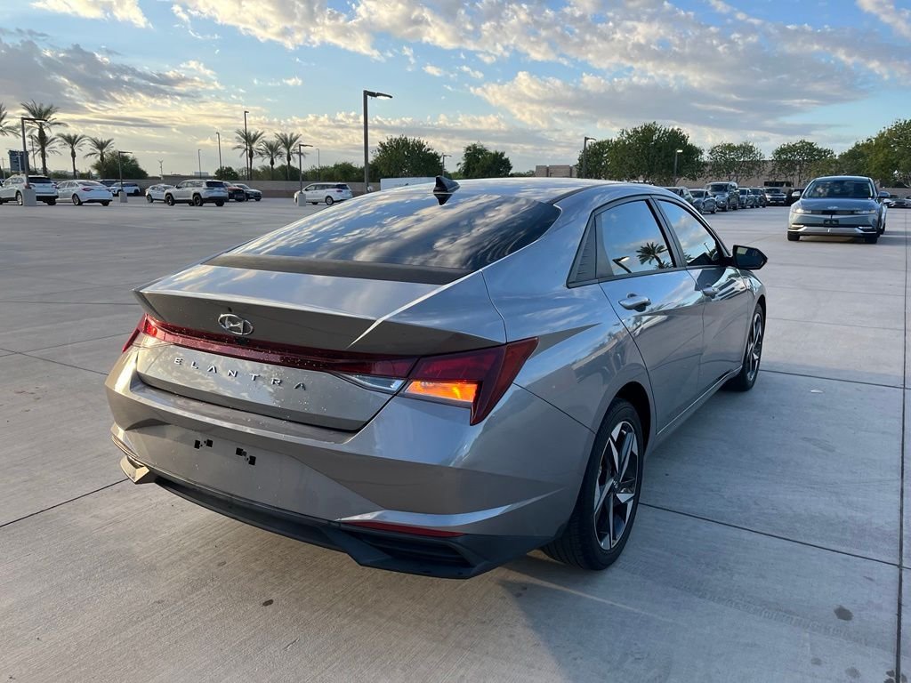 Used 2023  Hyundai SEL image 8